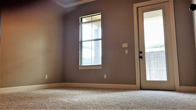 Building Photo - The Perfect Place in Perfect Place!