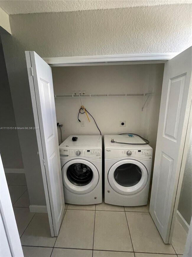 Building Photo - 4425 SW 160th Ave