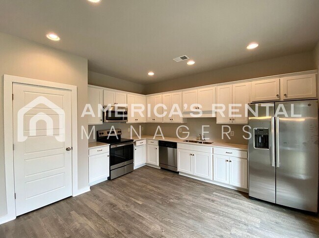 Building Photo - Home for Rent in Jasper, AL! Available to View Now!!!