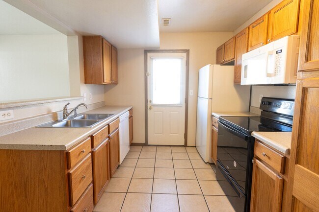 Building Photo - 1433-1435 Bodie Drive