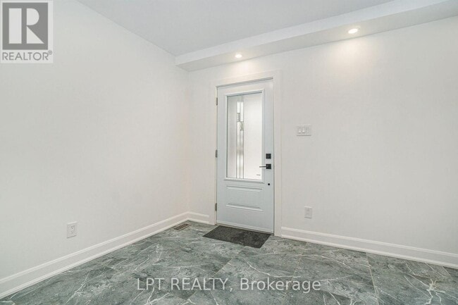 Building Photo - 2112 Alta Vista Dr