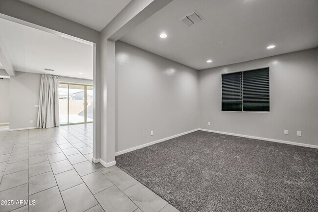 Foto del edificio - 11069 W Hadley St