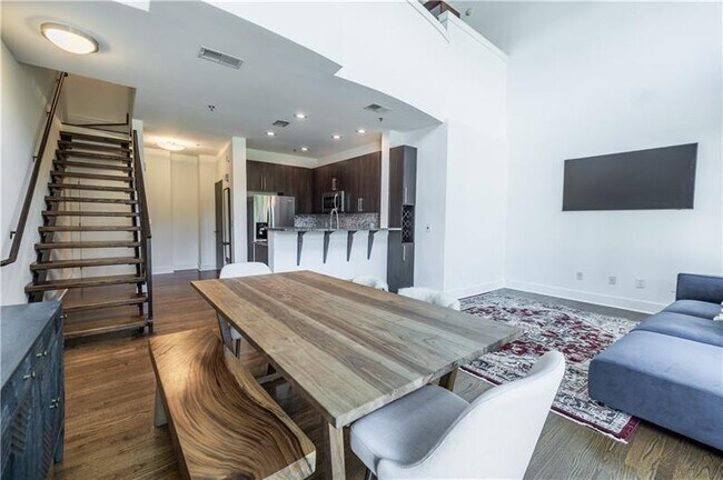 Foto del edificio - 1221 Caroline St NE