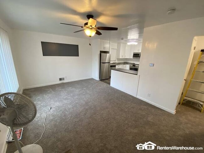 Building Photo - Beautifully Renovated 3 Bed 2 Bath