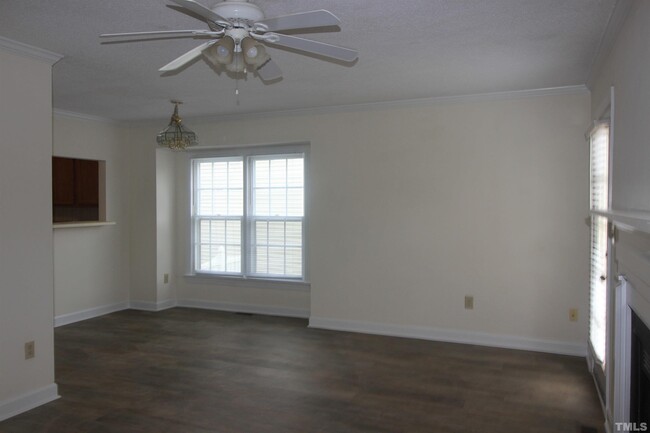 Building Photo - 135 Westview Cove Ln
