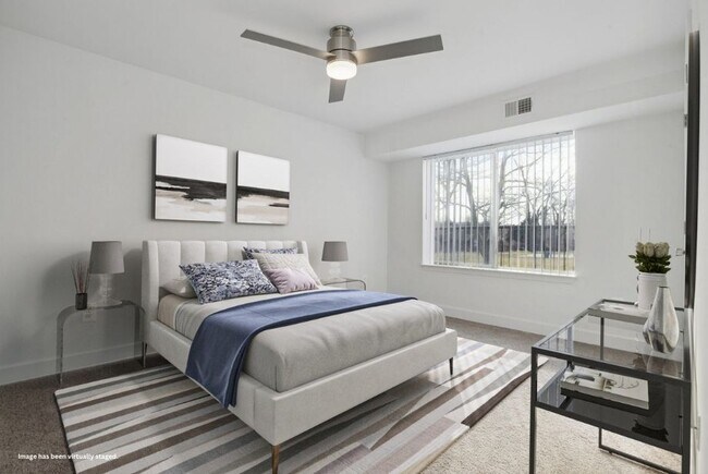 Building Photo - Hampton Manor Apartments & Townhomes