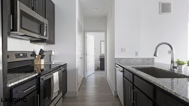 Foto del edificio - 8110 Blue Goose Rd