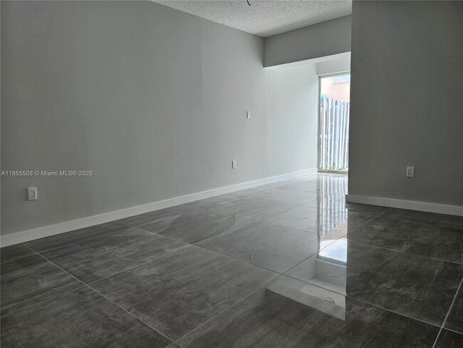 Foto del edificio - 16165 SW 139th Ave