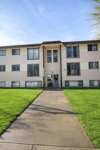 Building Photo - 10724-10105 105 St NW