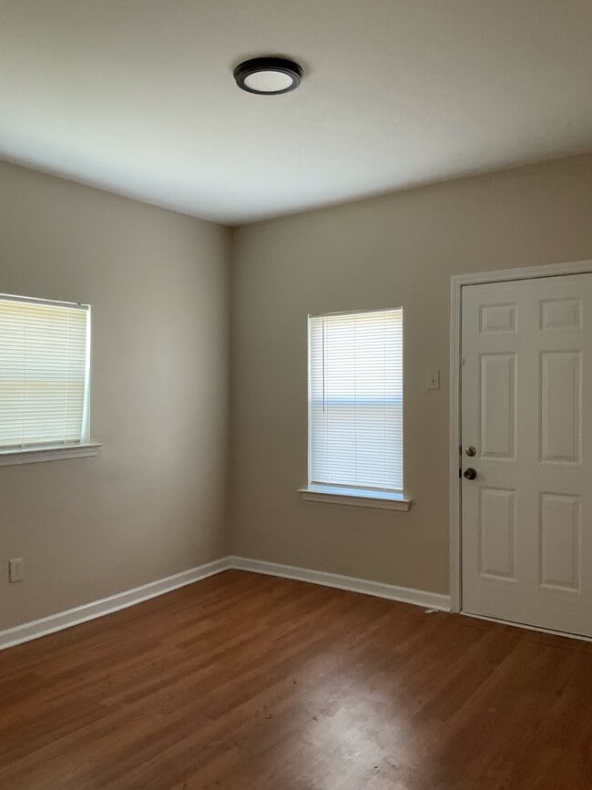 Building Photo - 266 W Garfield St