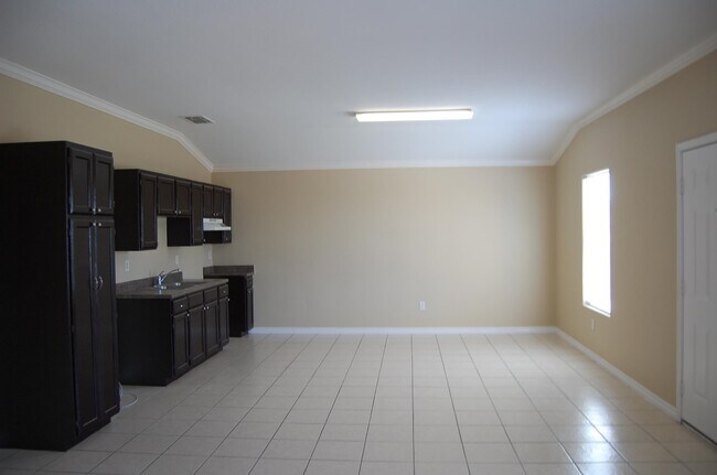 Building Photo - 5318 Hermosillo St