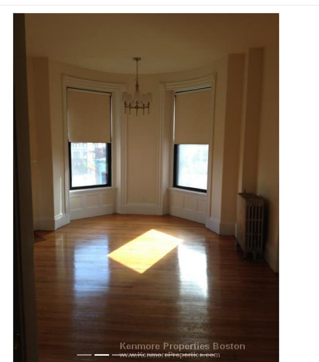 Building Photo - 504 Beacon St