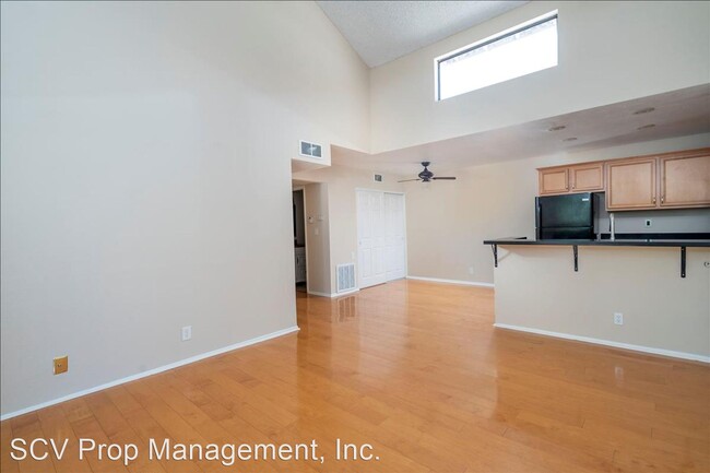 Building Photo - 25019 Peachland Ave
