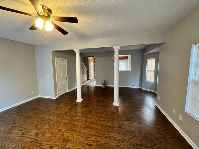 Building Photo - 101 Baberton Dr