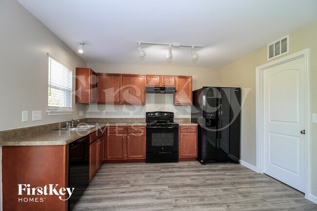 Foto del edificio - 545 Lakewood Glen Ct