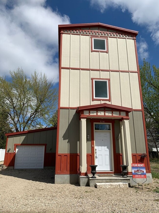 Building Photo - The Eagle Tower