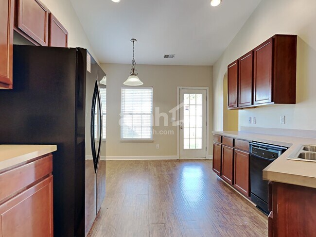 Building Photo - 321 Harriswood Lane