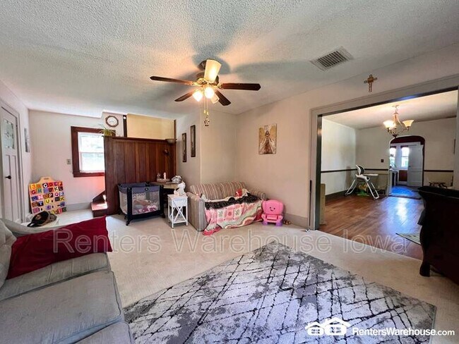 Foto del edificio - 7617 Hoover St