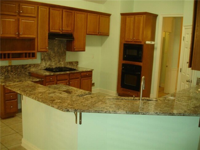Building Photo - 102 Turtle Creek Blvd