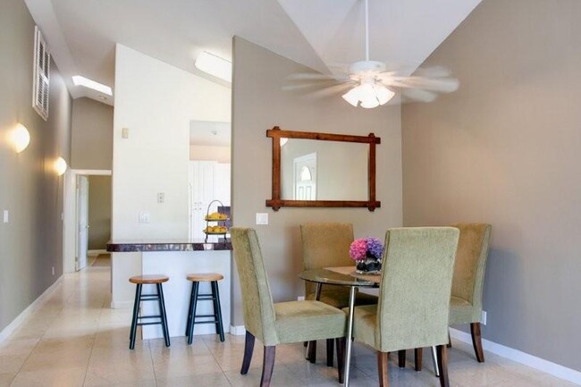 Dining Room - 514 S Francisca Ave