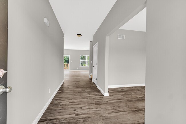 Foto del edificio - 303 Hatch Lake Pky