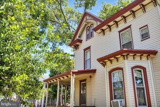 Building Photo - 16 Lincoln Ave