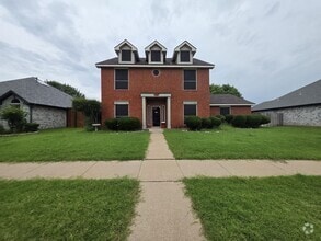 Building Photo - 3300 Auburn Dr