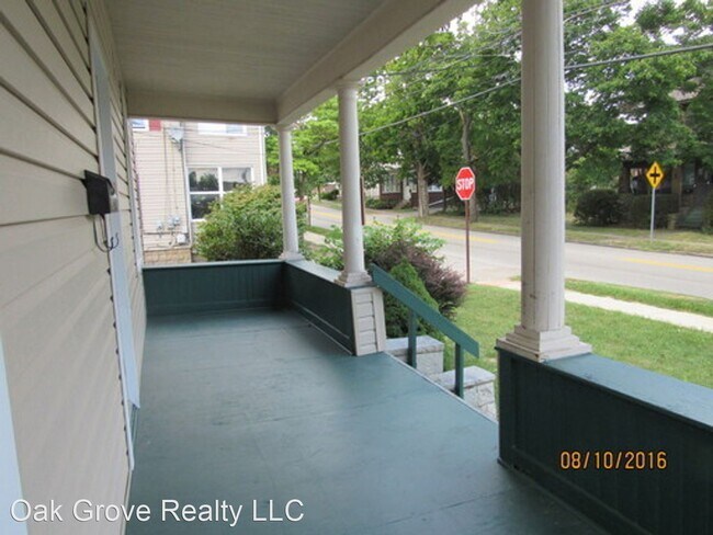 Building Photo - 3 br, 1 bath House - 430 S 6th St