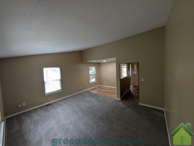 Foto del edificio - 7853 Kessler Ln
