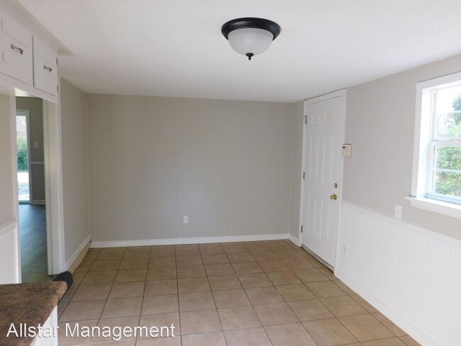 Building Photo - 3 br, 1.5 bath House - 6510 Heather
