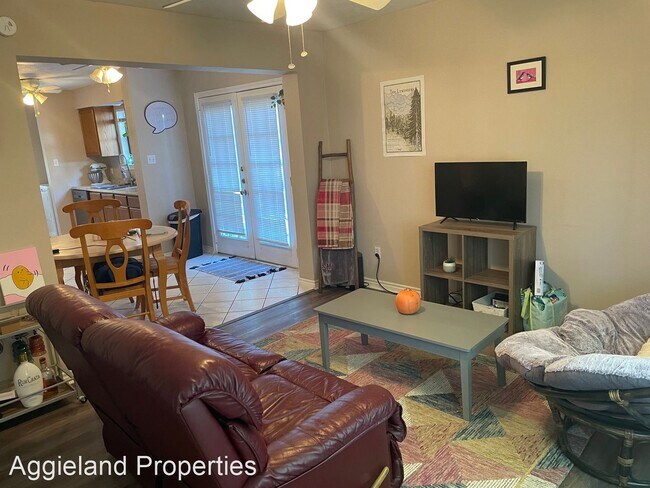 Foto del edificio - 3 br, 3 bath House - 1904 Holleman Drive