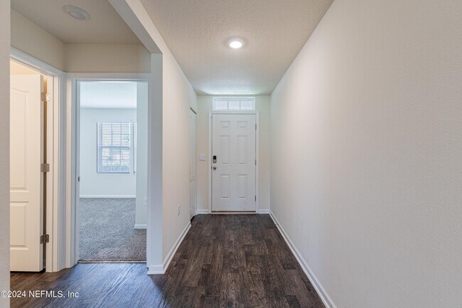 Foto del edificio - 3474 Cliffside Way