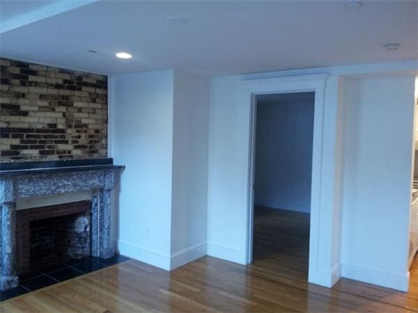 Building Photo - 14-16 Derne St