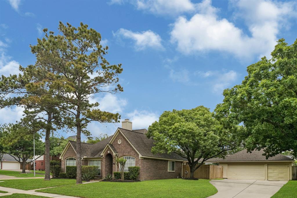 Foto principal - 14911 Redbud Leaf Ln