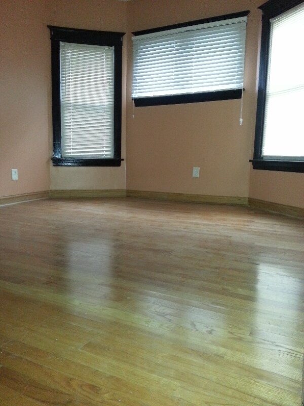 Building Photo - 300 N Lockwood Ave