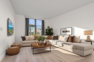 Building Photo - 102 Christopher Columbus Dr