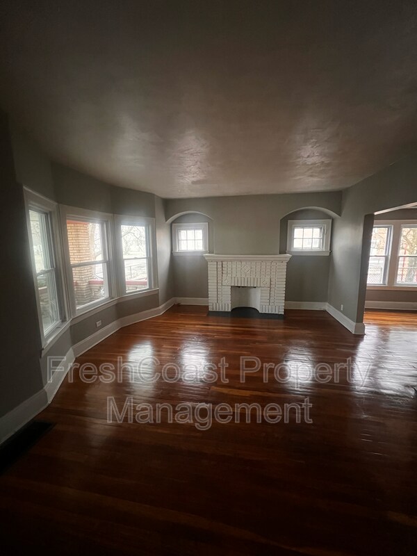 Foto del edificio - 3402 E 145th St