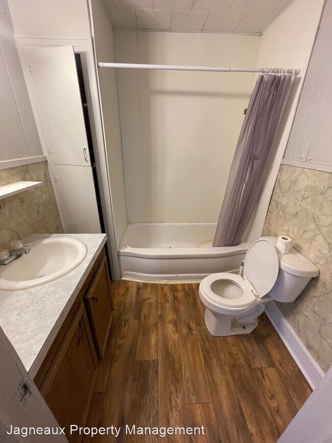Foto del edificio - 1 br, 1 bath House - 417 W Logan St