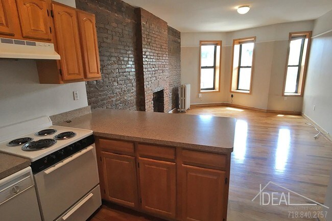 Foto del edificio - 2 bedroom in Brooklyn NY 11217