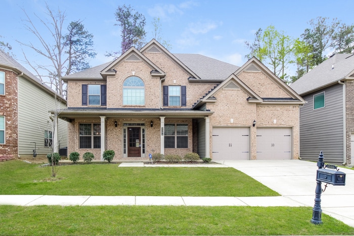 Primary Photo - $500 OFF!!!Beautiful 5 Bedroom located in ...