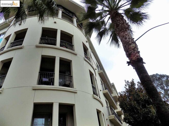 Building Photo - 1315 Alma Ave