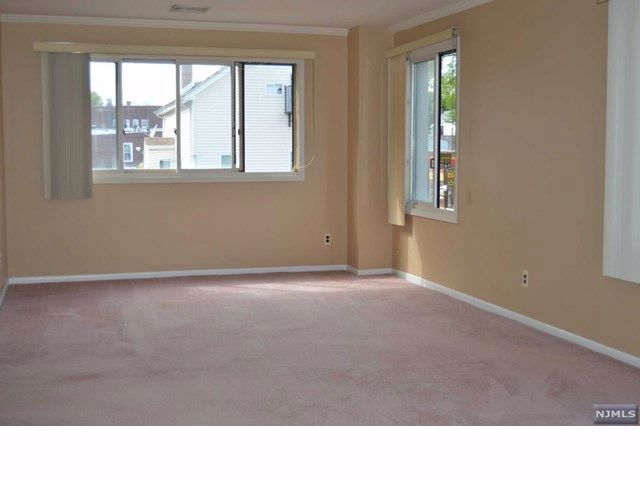 Building Photo - 200 Paterson Ave