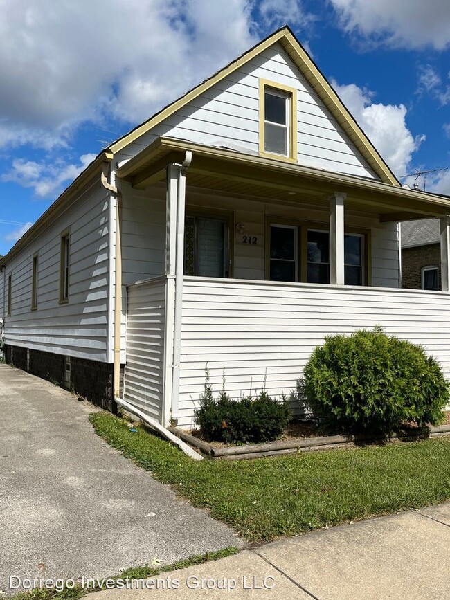 Building Photo - 3 br, 1 bath House - 212 156th St.