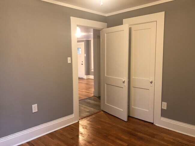 Foto del edificio - 2214 Oak St