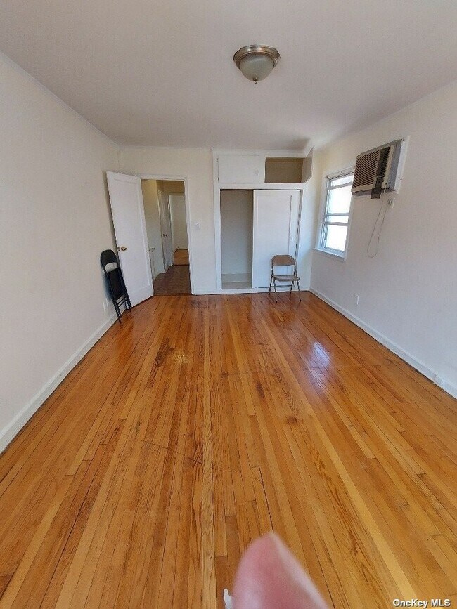 Building Photo - 147-15 75th Ave