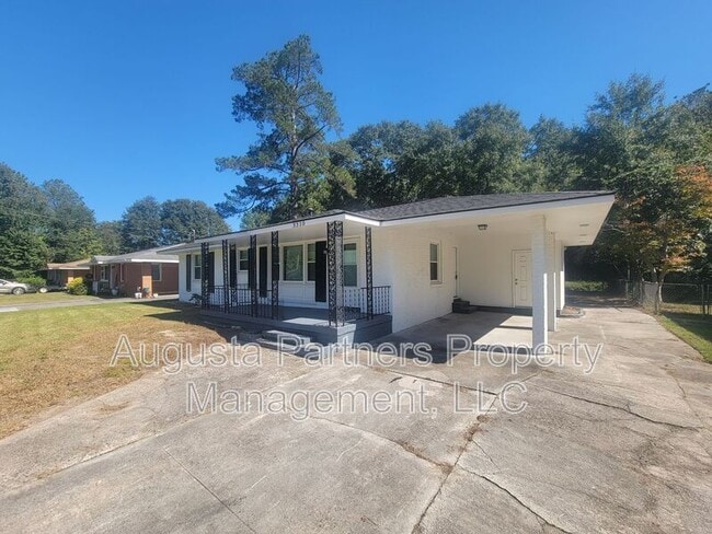Building Photo - 3310 Emerson Dr