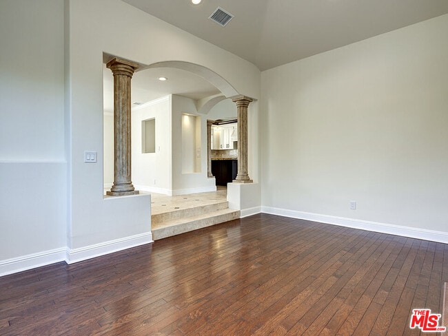 Building Photo - 712 N Vista St