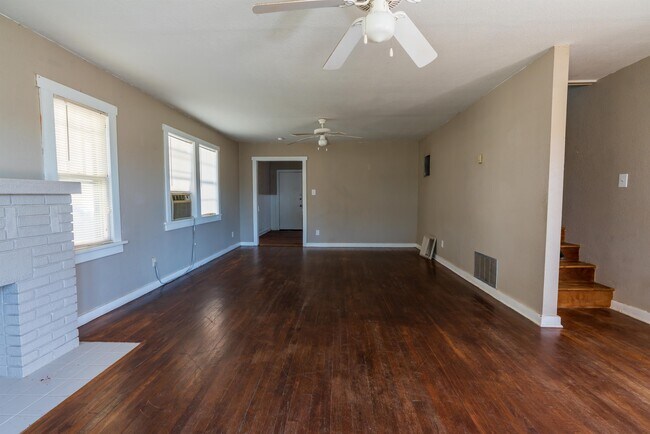 Building Photo - 1220 SW 12th Ave