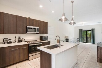 Building Photo - 4725 NW 85th Ave