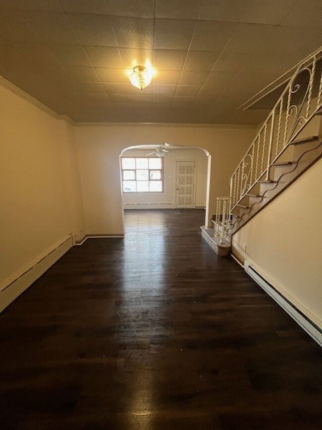 Building Photo - 20 Wiggan St